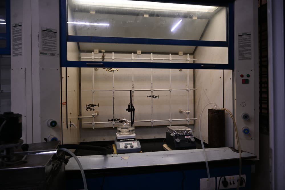 Fume hood in the Chakraborty Group laboratory